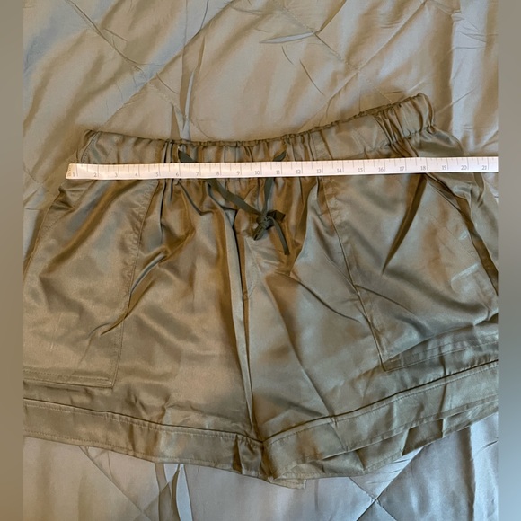 Fabric Short - Green - NWOT fits like 1-2x - Picture 2 of 7